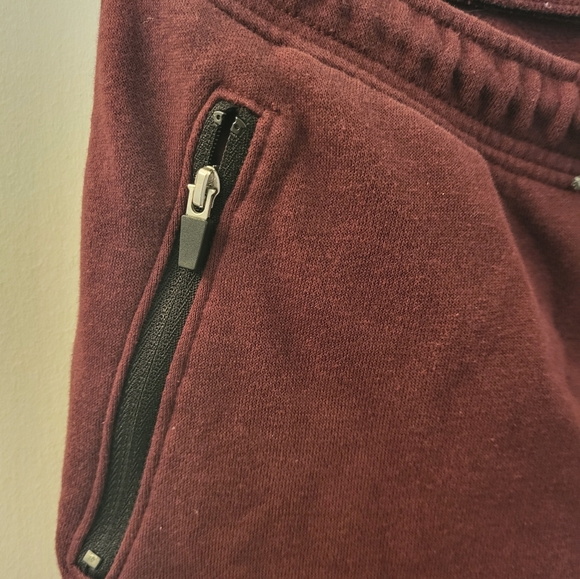 💥4 for $30💥 Old Navy unisex kids burgundy sweat pants size L - Picture 6 of 6